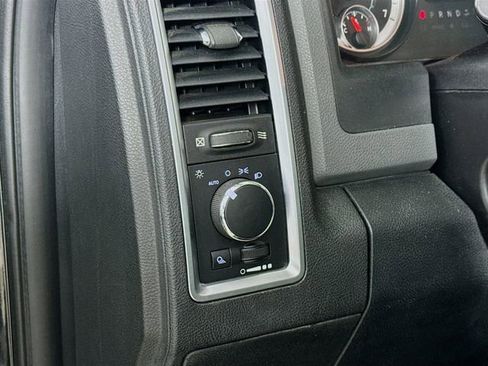 Used 2016 RAM 1500 Classic SLT image 12