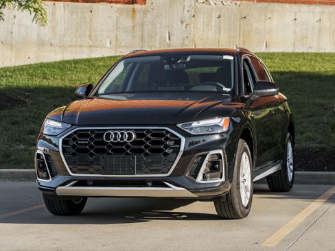Certified 2023 Audi Q5 2.0T Premium w/ Convenience Package AWD/4WD image 7