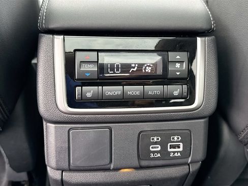 Used 2026 Subaru Ascent Limited AWD/4WD image 31