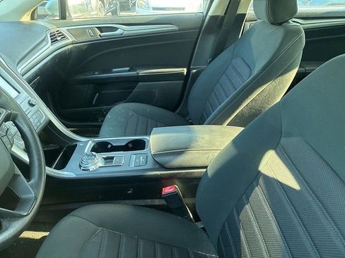 Used 2020 Ford Fusion SE FWD image 23