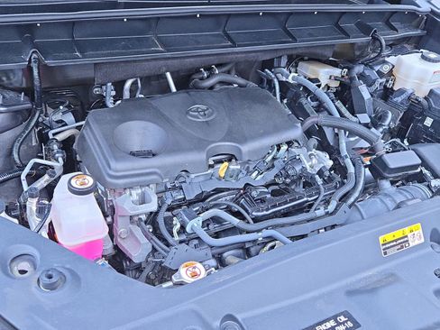 Certified 2023 Toyota Highlander XLE image 29