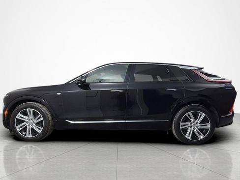 Used 2024 Cadillac Lyriq Tech AWD/4WD image 2