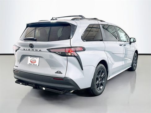 New 2026 Toyota Sienna XLE Woodland Edition image 4