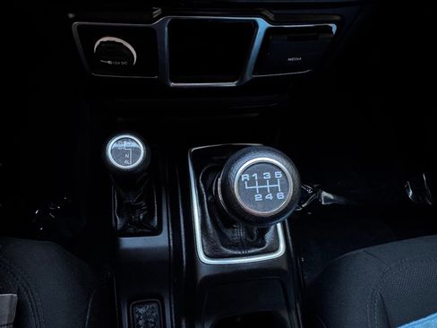 Used 2020 Jeep Wrangler Sport image 21