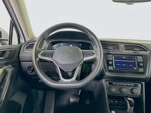 Used 2024 Volkswagen Tiguan S image 17