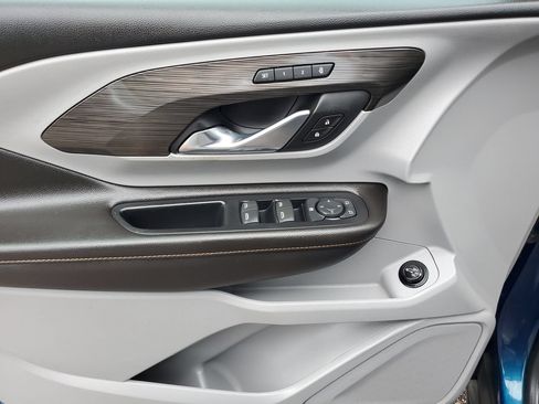 Used 2020 GMC Terrain SLT w/ Preferred Package FWD image 16