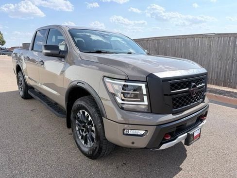 Used 2024 Nissan Titan PRO-4X w/ Pro-4x Convenience Package AWD/4WD image 4