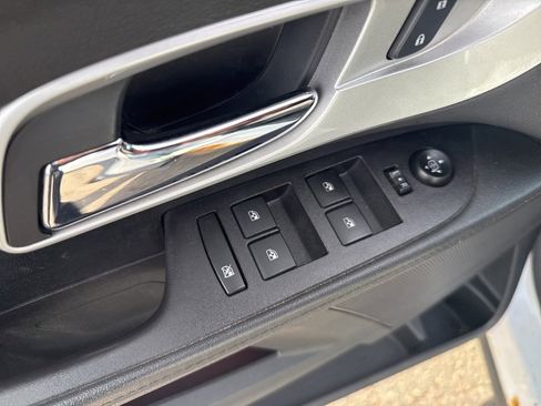 Used 2017 Chevrolet Equinox LT w/ Convenience Package image 17