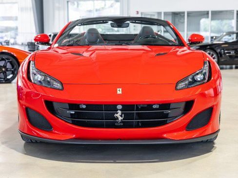 Used 2019 Ferrari Portofino RWD image 9