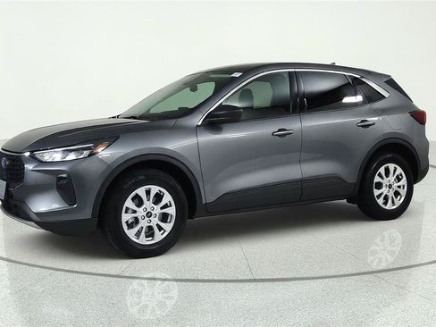 Used 2024 Ford Escape Active AWD/4WD image 2
