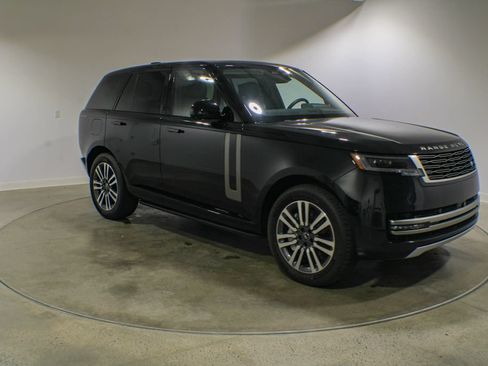 Used 2024 Land Rover Range Rover SE AWD/4WD image 8