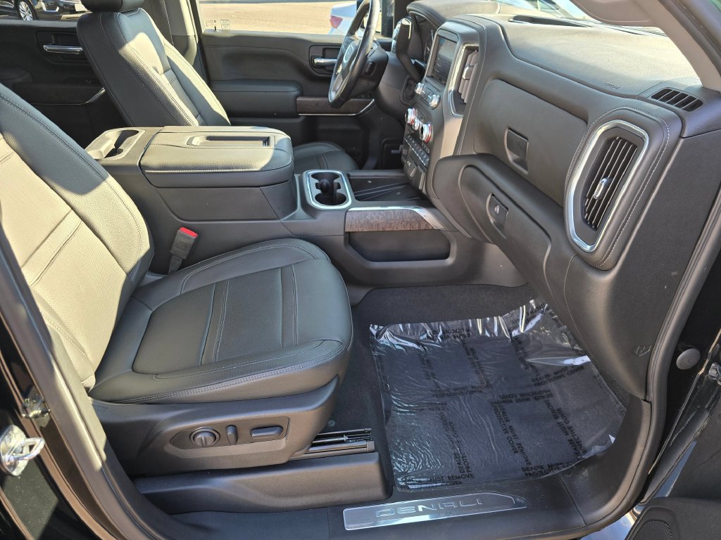 Used 2022 GMC Sierra 3500 Denali w/ Denali Ultimate Package AWD/4WD image 11