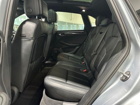Used 2021 Porsche Macan AWD/4WD image 46