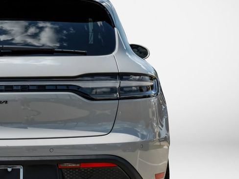 Used 2024 Porsche Macan AWD/4WD image 50
