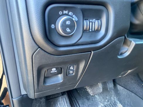 Used 2025 RAM 1500 Laramie w/ Night Edition image 36