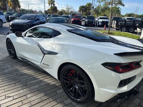 Used 2024 Chevrolet Corvette Z06 image 3