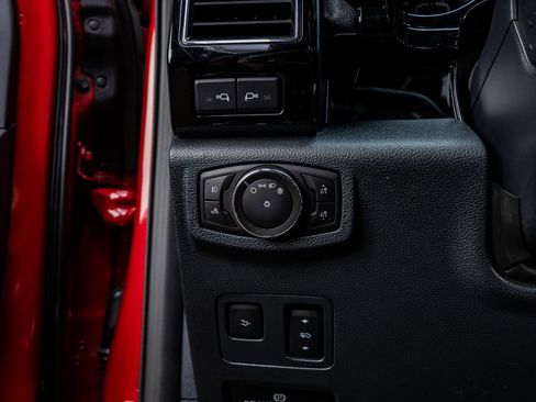 Used 2022 Ford F250 Lariat w/ Black Appearance Package image 21