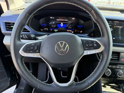 Used 2023 Volkswagen Taos SE w/ Panoramic Sunroof Package AWD/4WD image 16