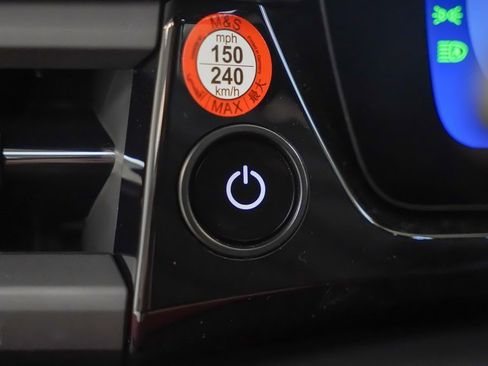 New 2025 Porsche Macan 4S Electric image 26