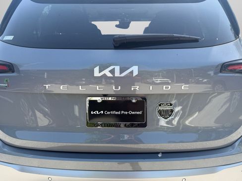 Used 2025 Kia Telluride SX w/ SX Captain's Chair Package FWD image 6