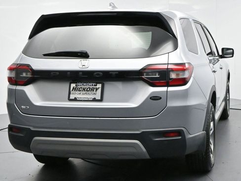 Used 2024 Honda Pilot EX-L image 6