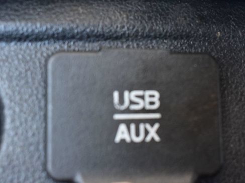 Used 2016 Nissan Versa Note SV FWD image 34