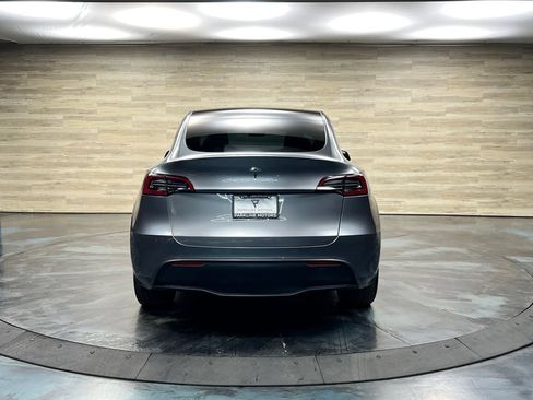 Used 2025 Tesla Model Y Long Range AWD/4WD image 21