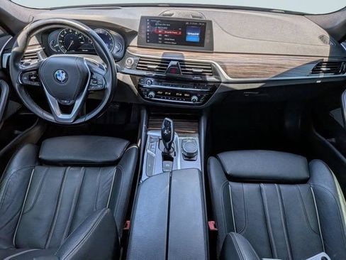 Used 2017 BMW 530i xDrive w/ Premium Package AWD/4WD image 13