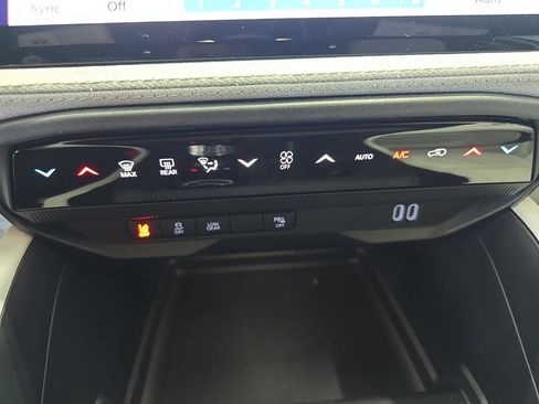 New 2026 Jeep Cherokee Laredo AWD/4WD image 21