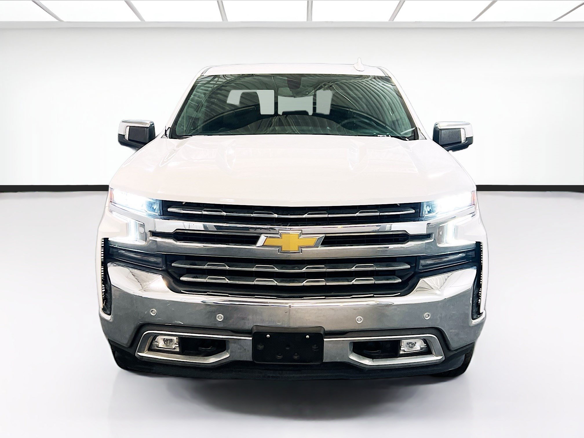 Used 2021 Chevrolet Silverado 1500 LTZ w/ LTZ Convenience Package II AWD/4WD image 2