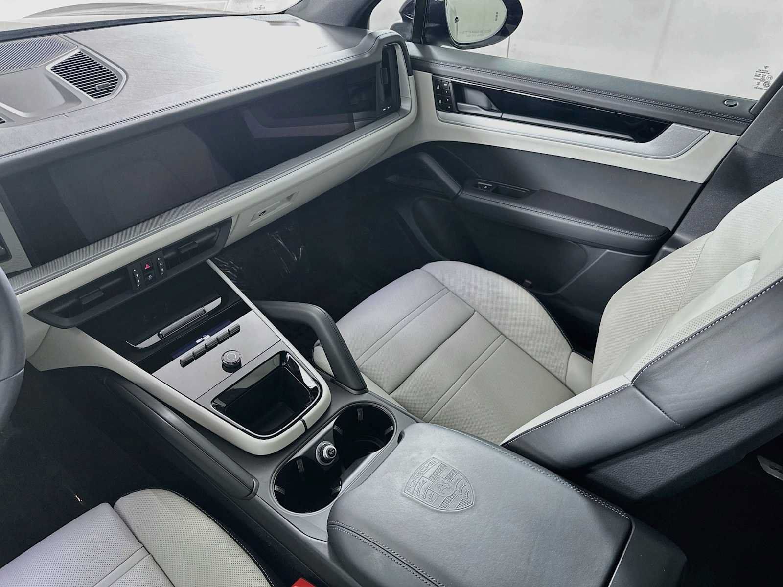 Certified 2026 Porsche Cayenne AWD/4WD image 24