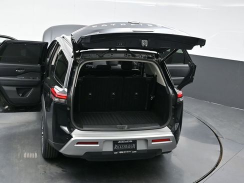 Used 2025 Nissan Pathfinder SL image 47