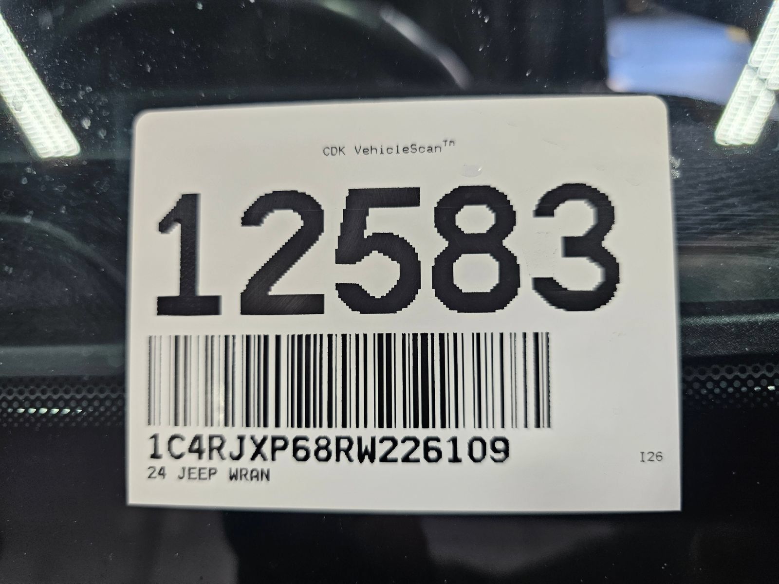 Used 2024 Jeep Wrangler Unlimited Sahara AWD/4WD image 16