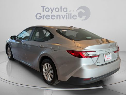 Used 2025 Toyota Camry LE FWD image 4