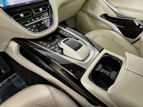 Used 2023 Aston Martin DBX AWD/4WD image 18
