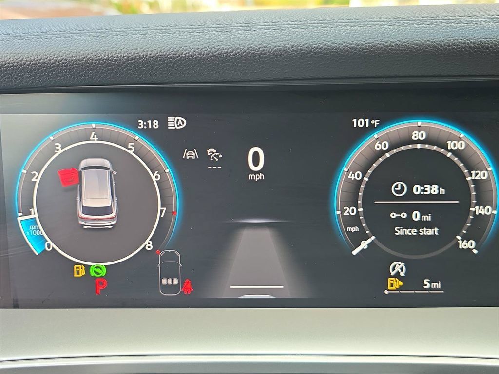 Used 2025 Volkswagen Tiguan SE FWD image 28