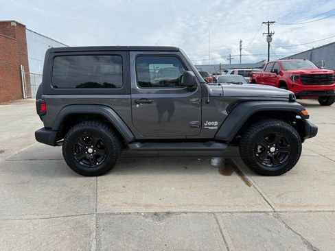 Used 2019 Jeep Wrangler Sport AWD/4WD image 5