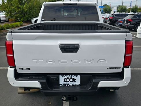 Used 2024 Toyota Tacoma TRD Off-Road image 4
