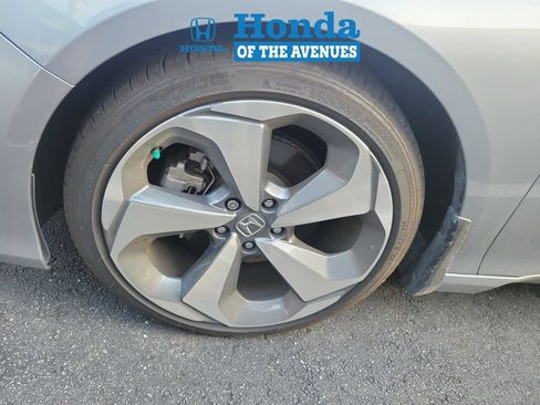 Used 2020 Honda Accord Touring image 4
