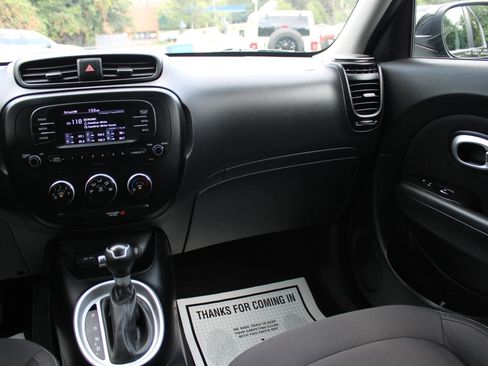 Used 2017 Kia Soul image 15
