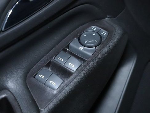 Used 2019 Chevrolet Equinox LT w/ Driver Convenience Package FWD image 16