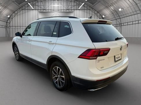 Used 2020 Volkswagen Tiguan SE w/ Panoramic Sunroof Package image 11