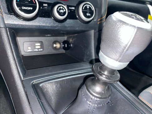 Used 2021 Subaru Crosstrek 2.0i Premium image 22