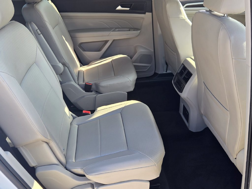 Used 2022 Volkswagen Atlas SE w/ Black Wheel Package FWD image 17