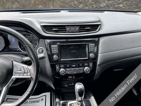 Used 2018 Nissan Rogue SV AWD/4WD image 6