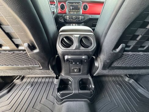 Used 2021 Jeep Gladiator Rubicon AWD/4WD image 14