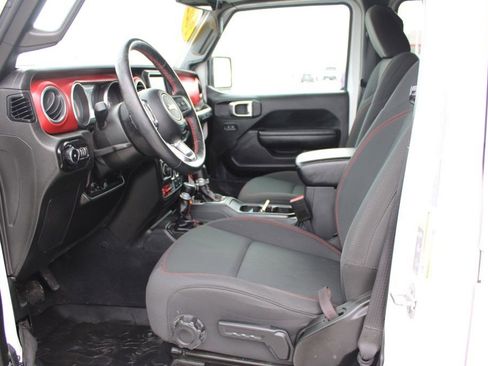 Used 2022 Jeep Wrangler Unlimited Rubicon w/ Cold Weather Group image 15