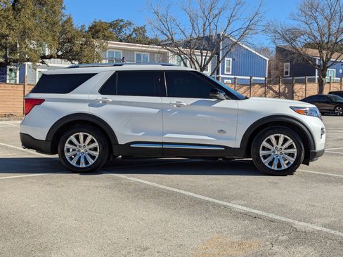 Used 2023 Ford Explorer King Ranch w/ Technology Package image 3