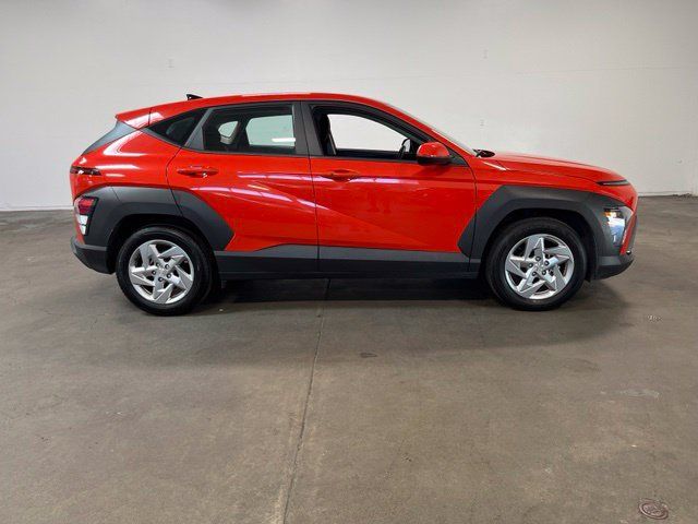 Used 2024 Hyundai Kona SE FWD image 2