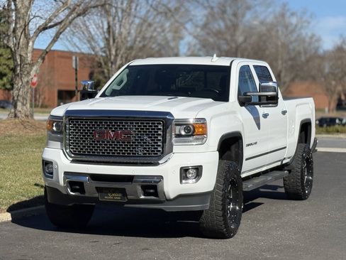 Used 2016 GMC Sierra 3500 Denali w/ Duramax Plus Package AWD/4WD image 2